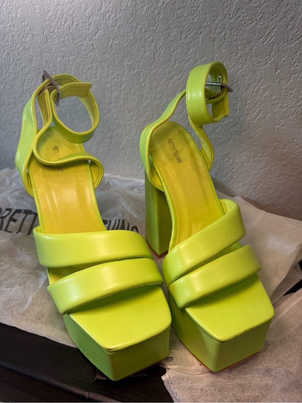PrettyLittleThing Lime Green Platform Block Heel Sandals | Size 6 | NWT